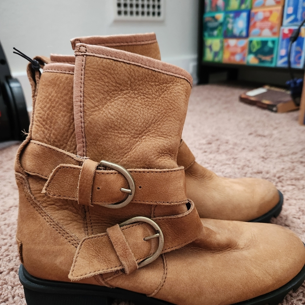 Sorel Women Boots NWT 7.5